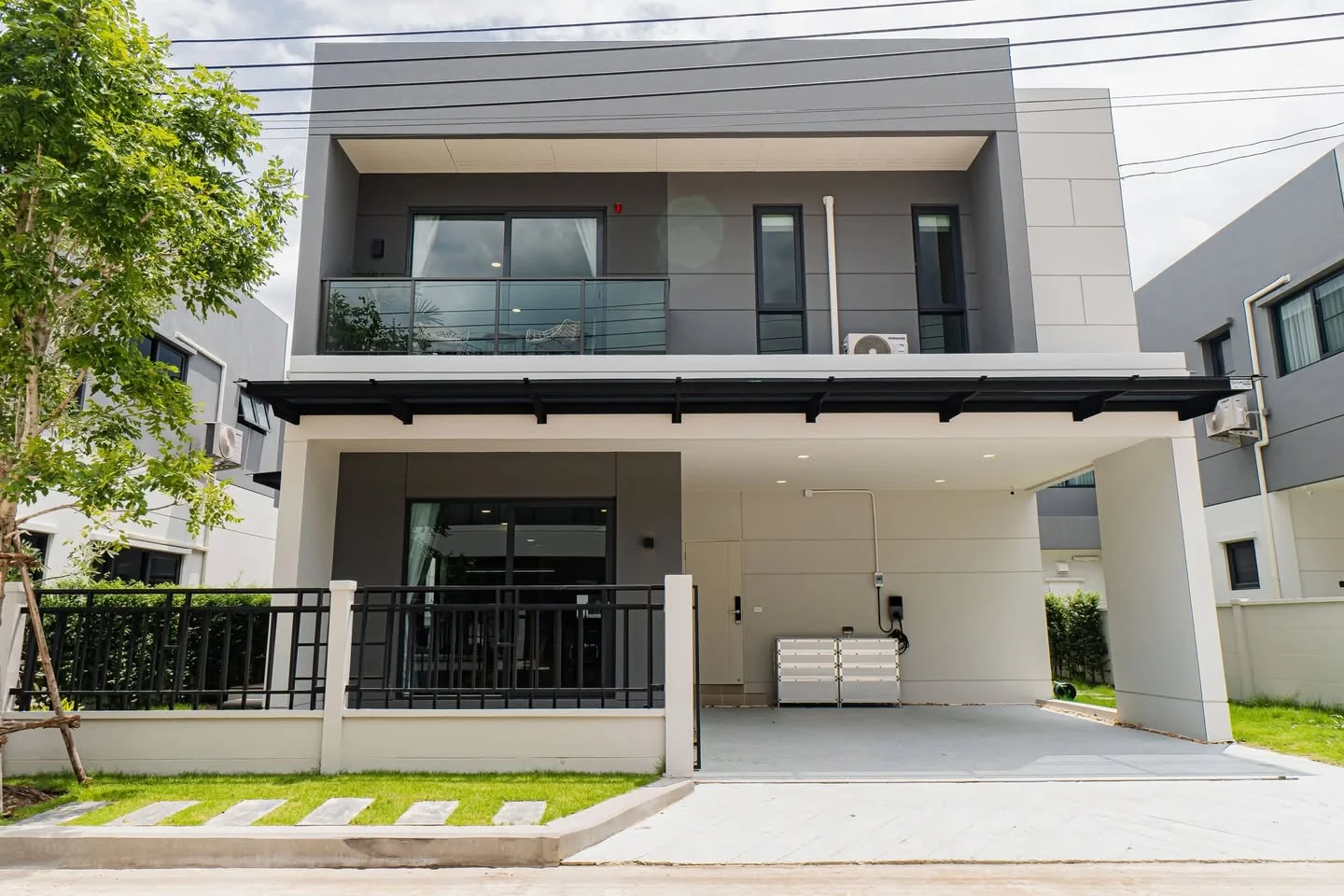 4 Bedroom condo in Centro Bangna-Wongwean
