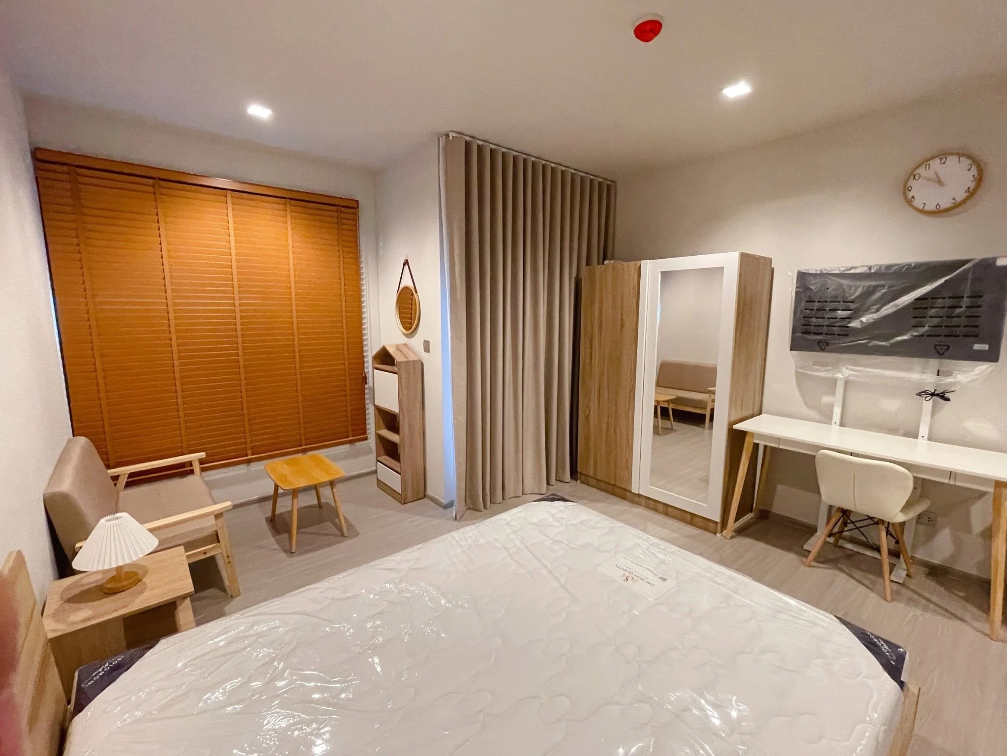 Studio condo in Life Asoke-Rama 9
