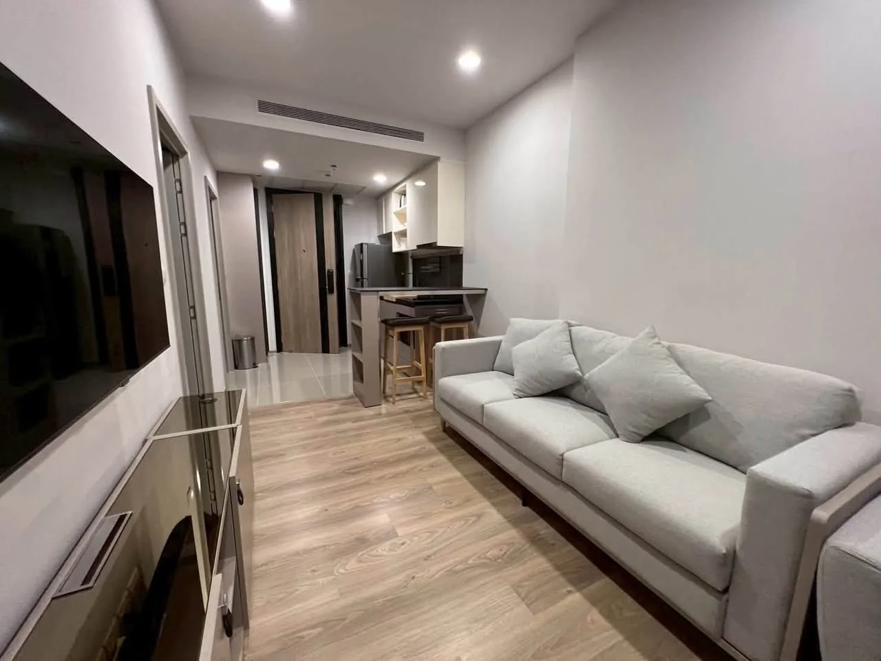 1 Bedroom condo in Oka Haus Sukhumvit 36