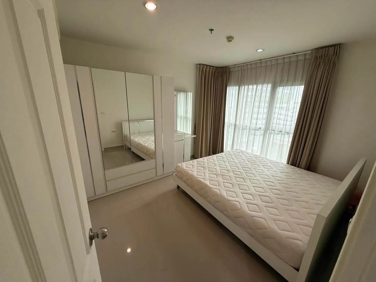 2 Bedroom condo in Aspire Rama 9