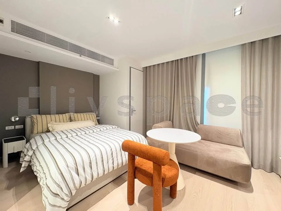 Studio condo in SCOPE Promsri