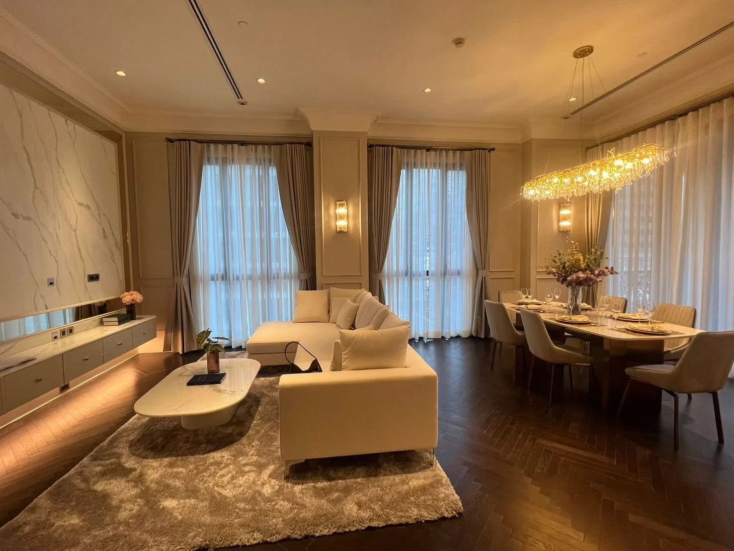 2 Bedroom condo in 98 Wireless
