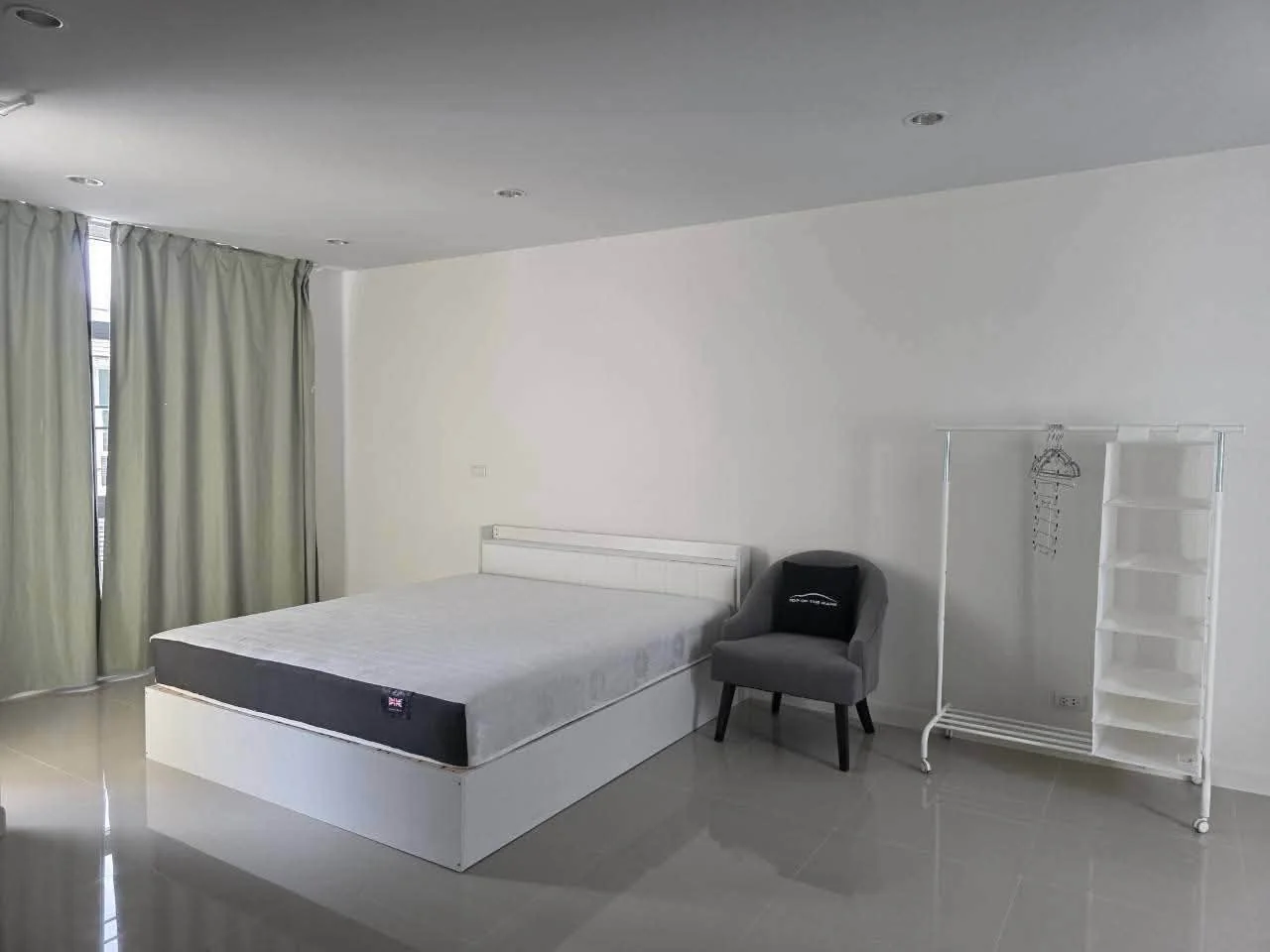 3 Bedroom condo in The Metro Rama 9