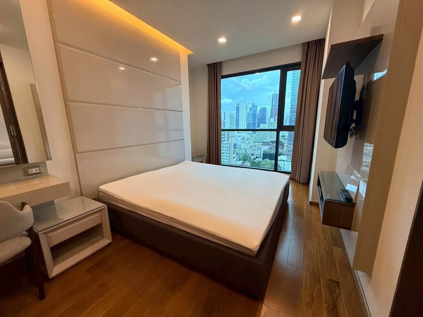 1 Bedroom condo in The Address Sathorn