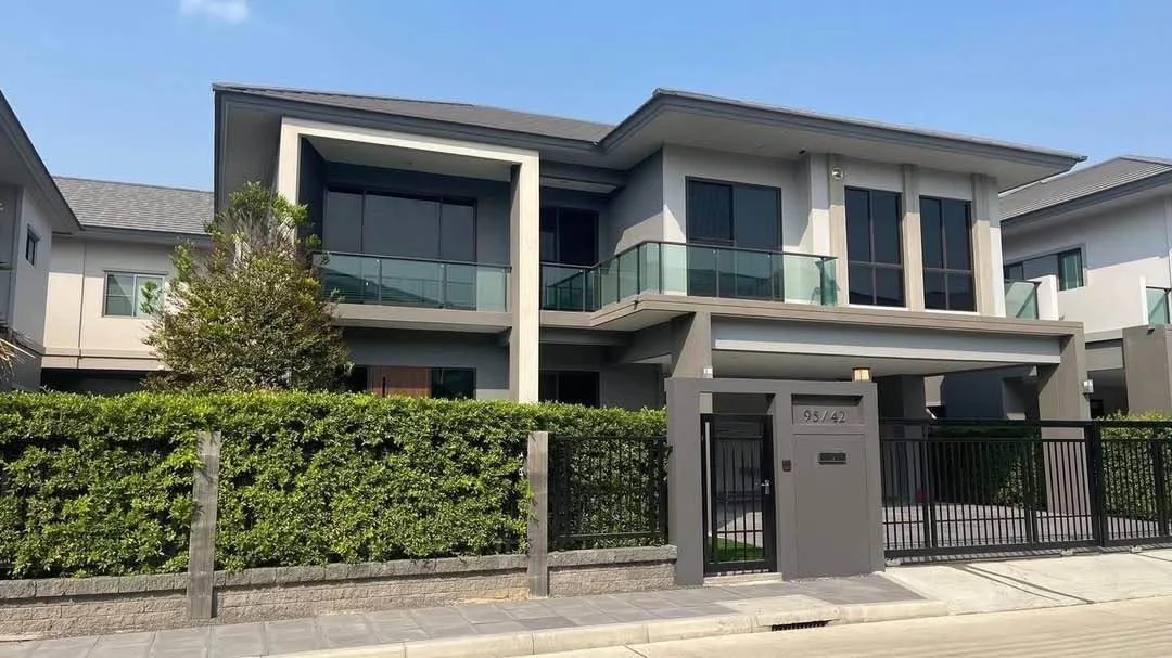 4 Bedroom condo in The Palm Bangna-Wongwaen