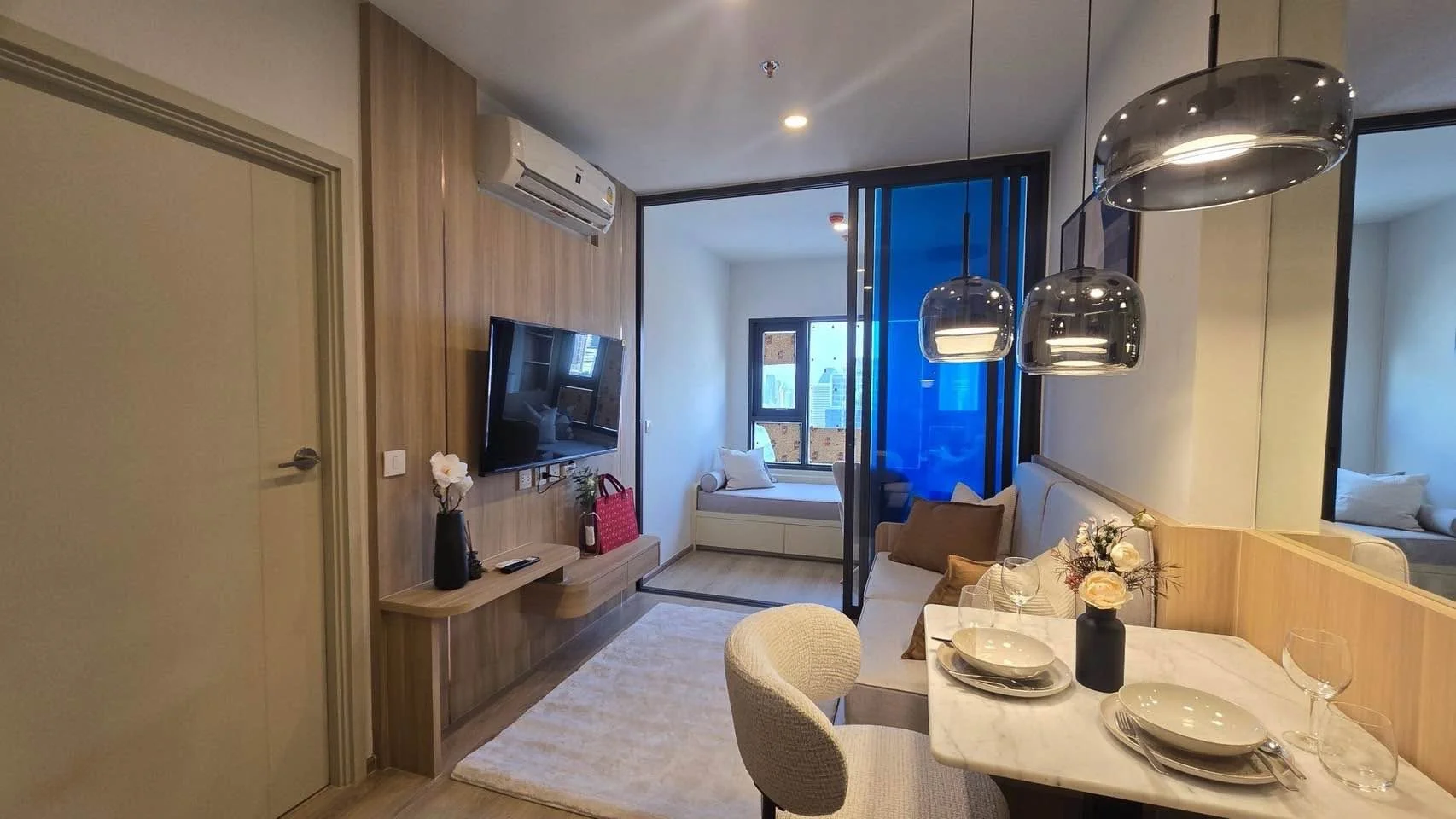 2 Bedroom condo in Life Rama 4-Asoke