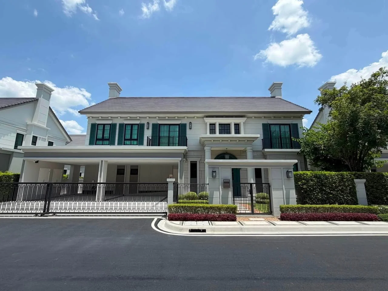 4 Bedroom condo in Narinsiri Krungthep Kreetha
