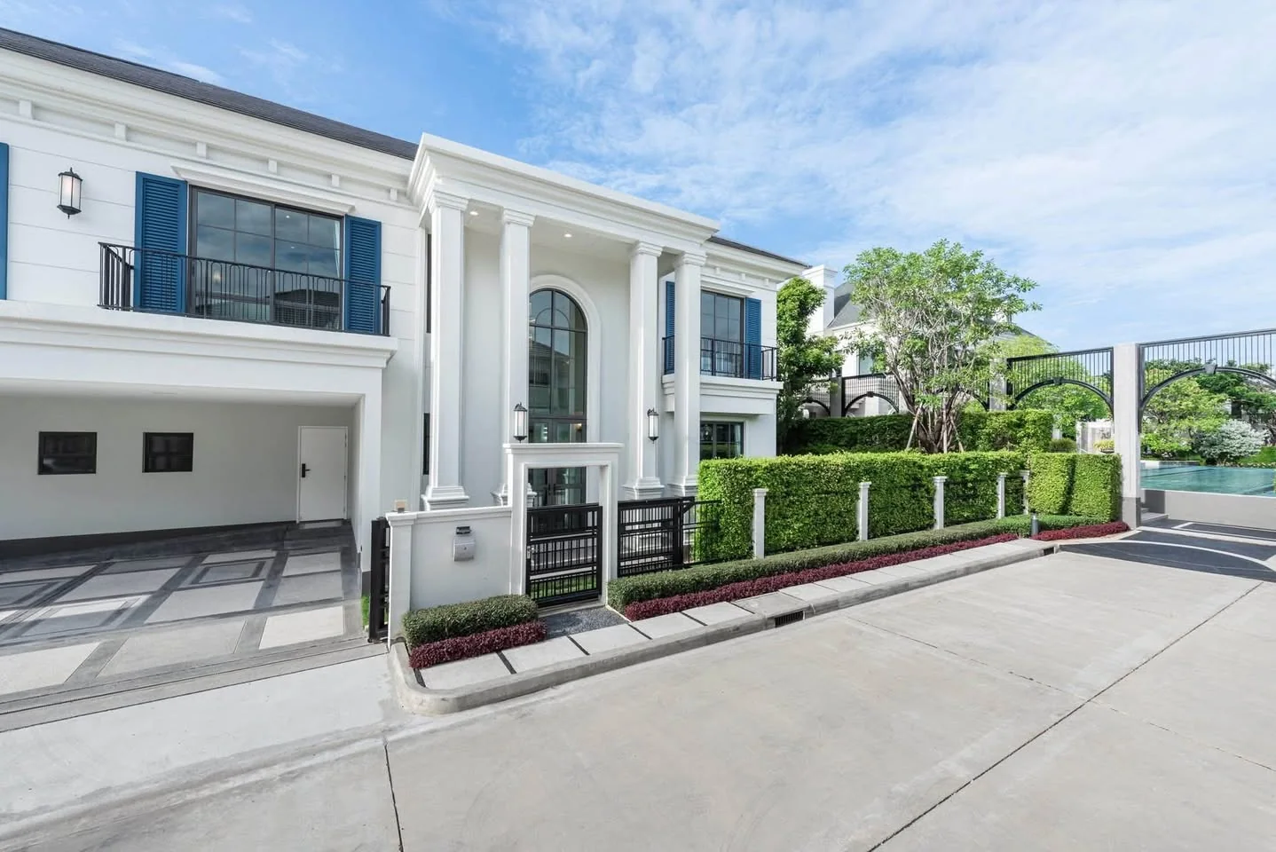 4 Bedroom condo in Setthasiri Bangna Km.10