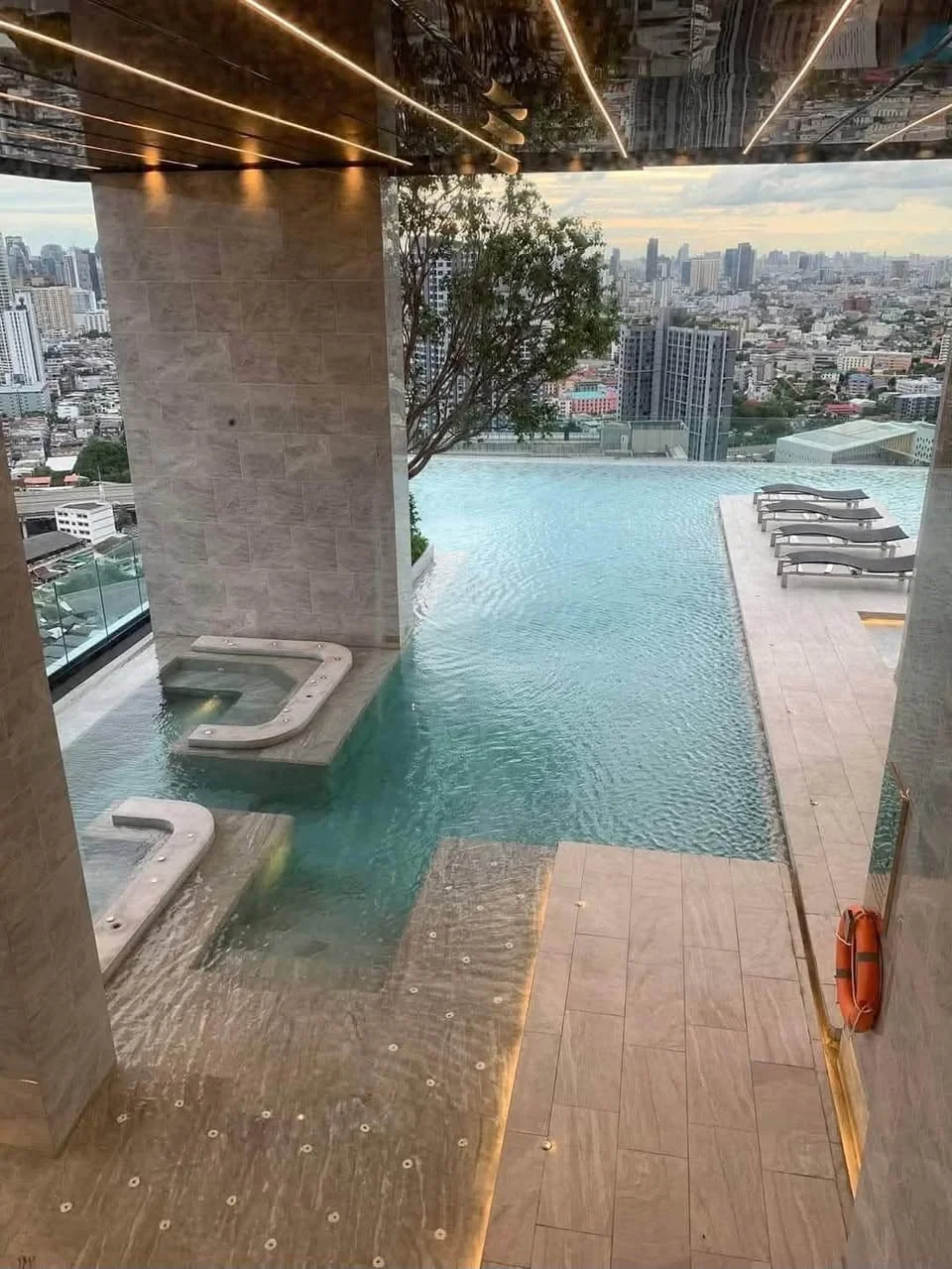 1 Bedroom condo in Knightsbridge Prime Onnut