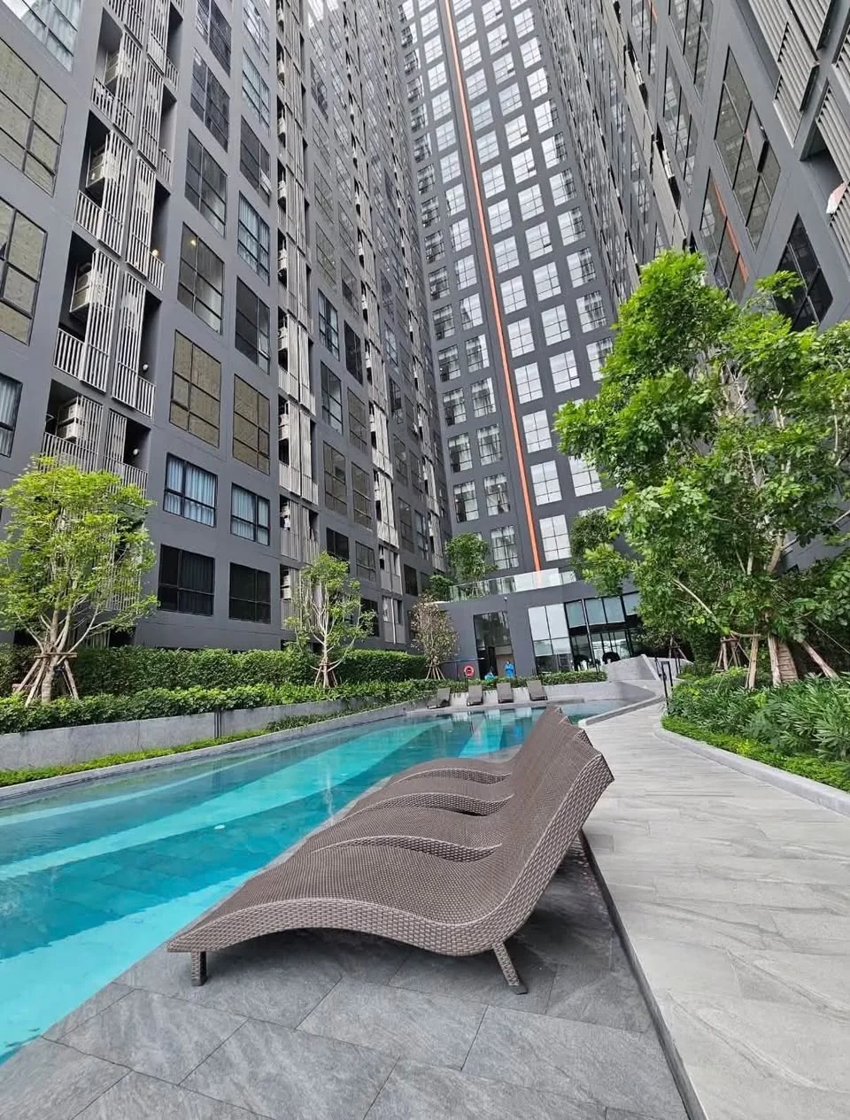 Studio condo in Origin Plug & Play Sirindhorn Station
