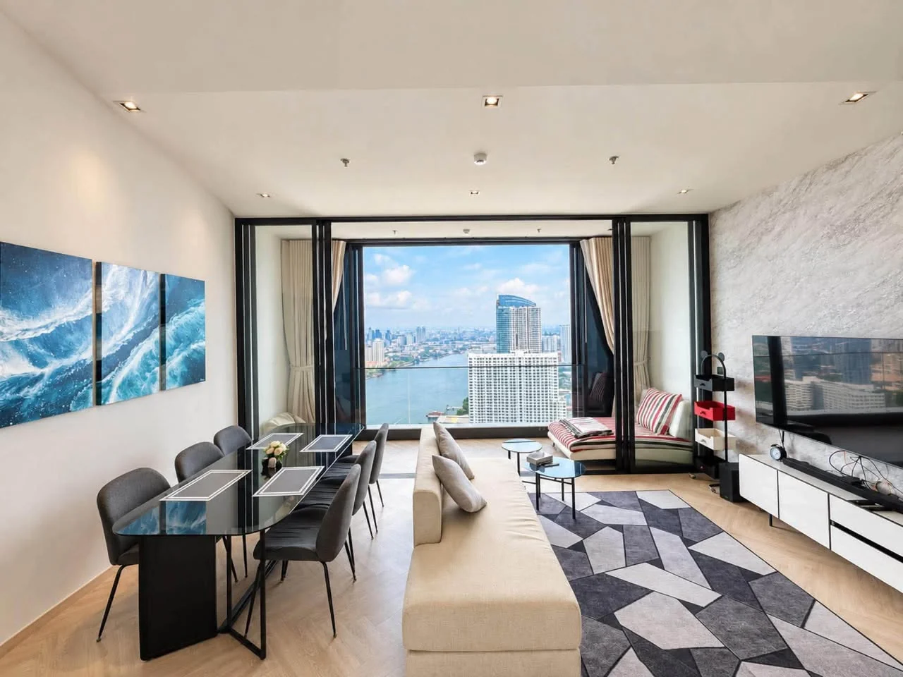 2 Bedroom condo in Chapter Charoennakhon–Riverside