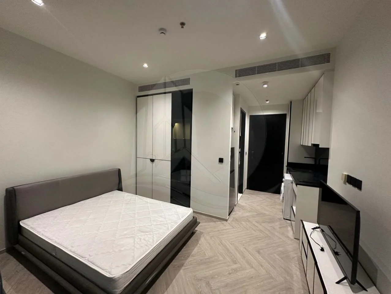 Studio condo in Chapter Charoennakhon–Riverside