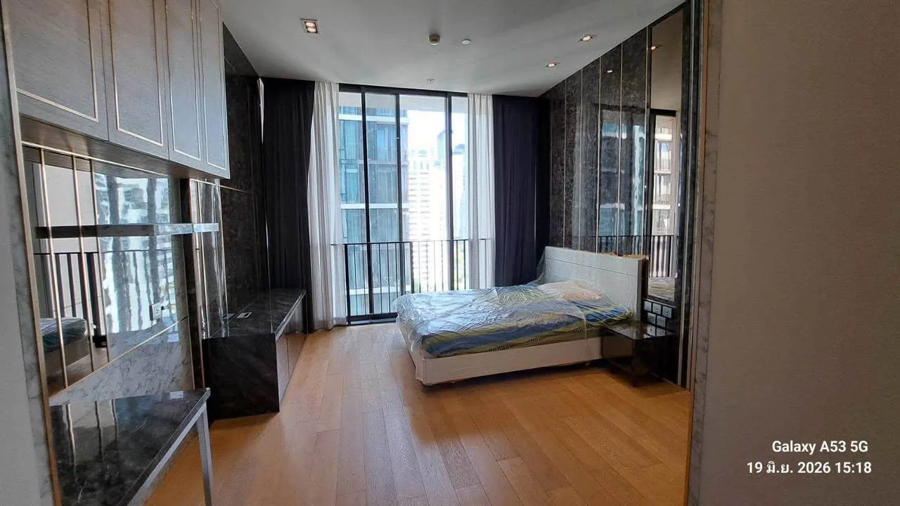 Studio condo in 28 Chidlom