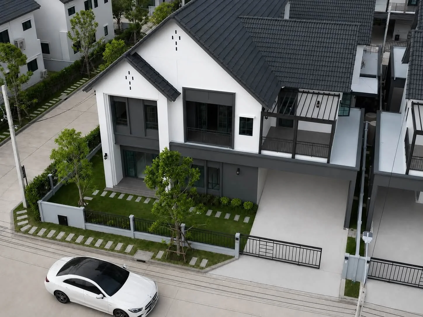 4 Bedroom condo in Centro Bangna-Wongwean