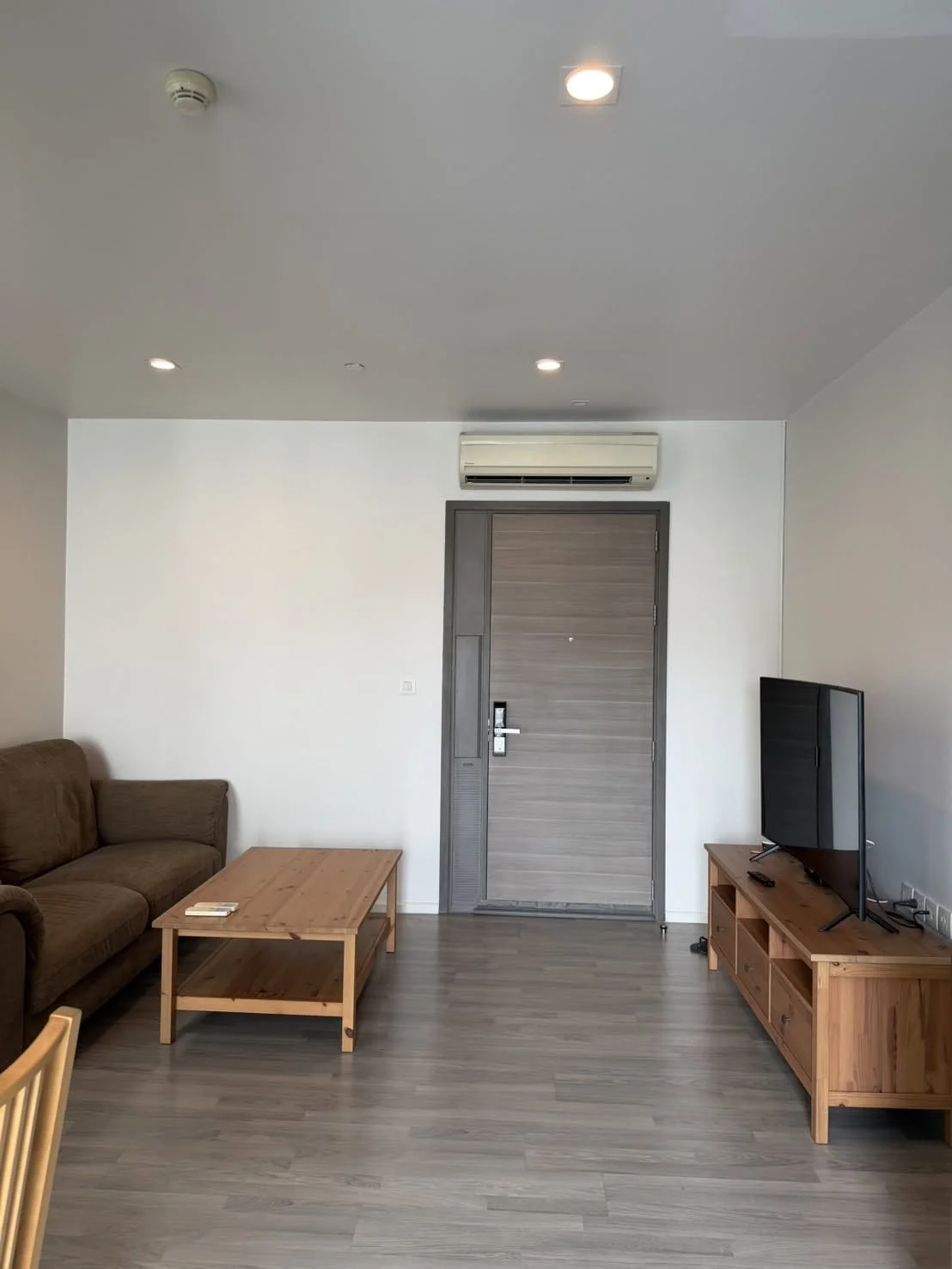 1 Bedroom condo in The Room Sukhumvit 69
