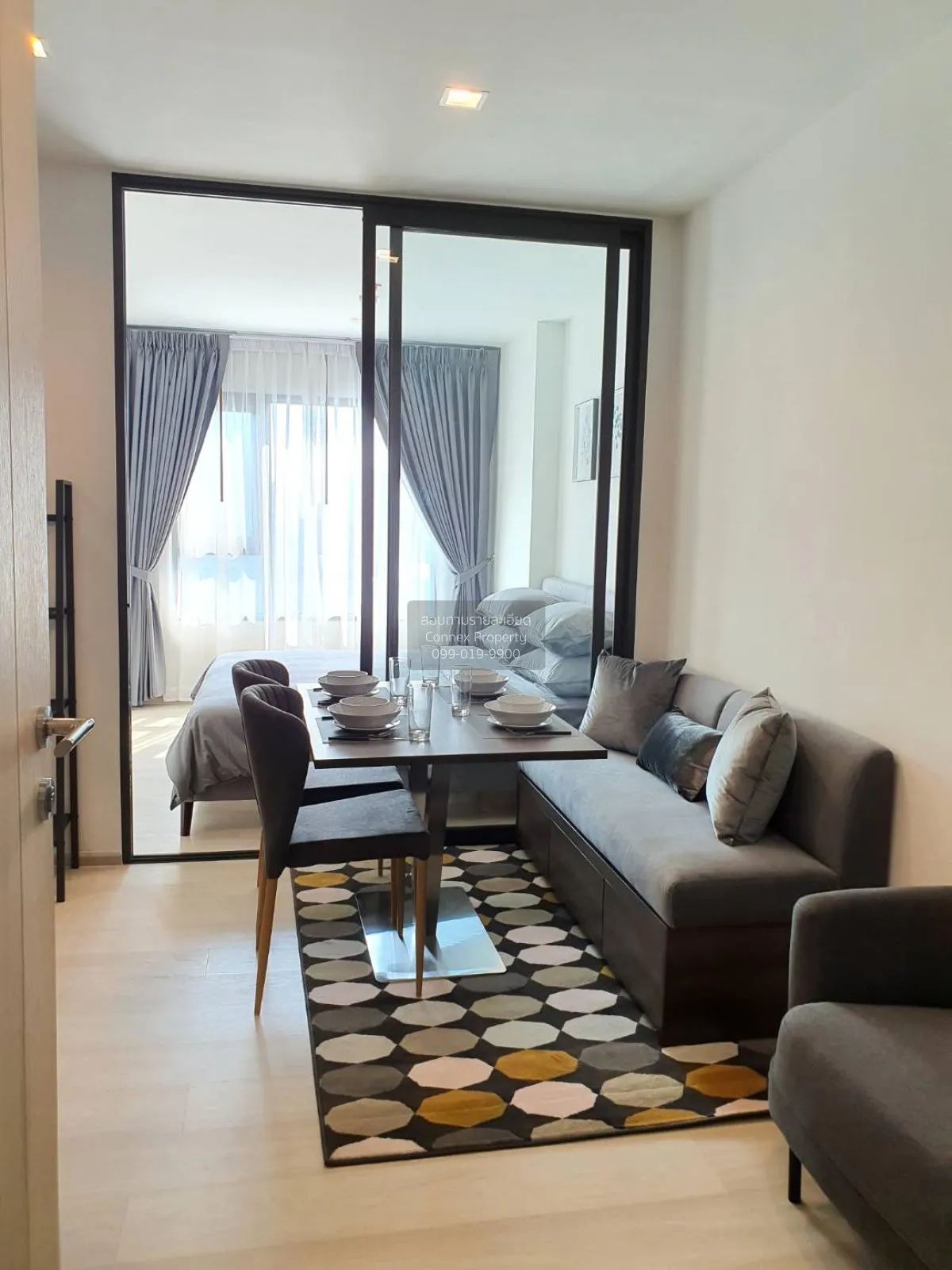 1 Bedroom condo in Life One Wireless