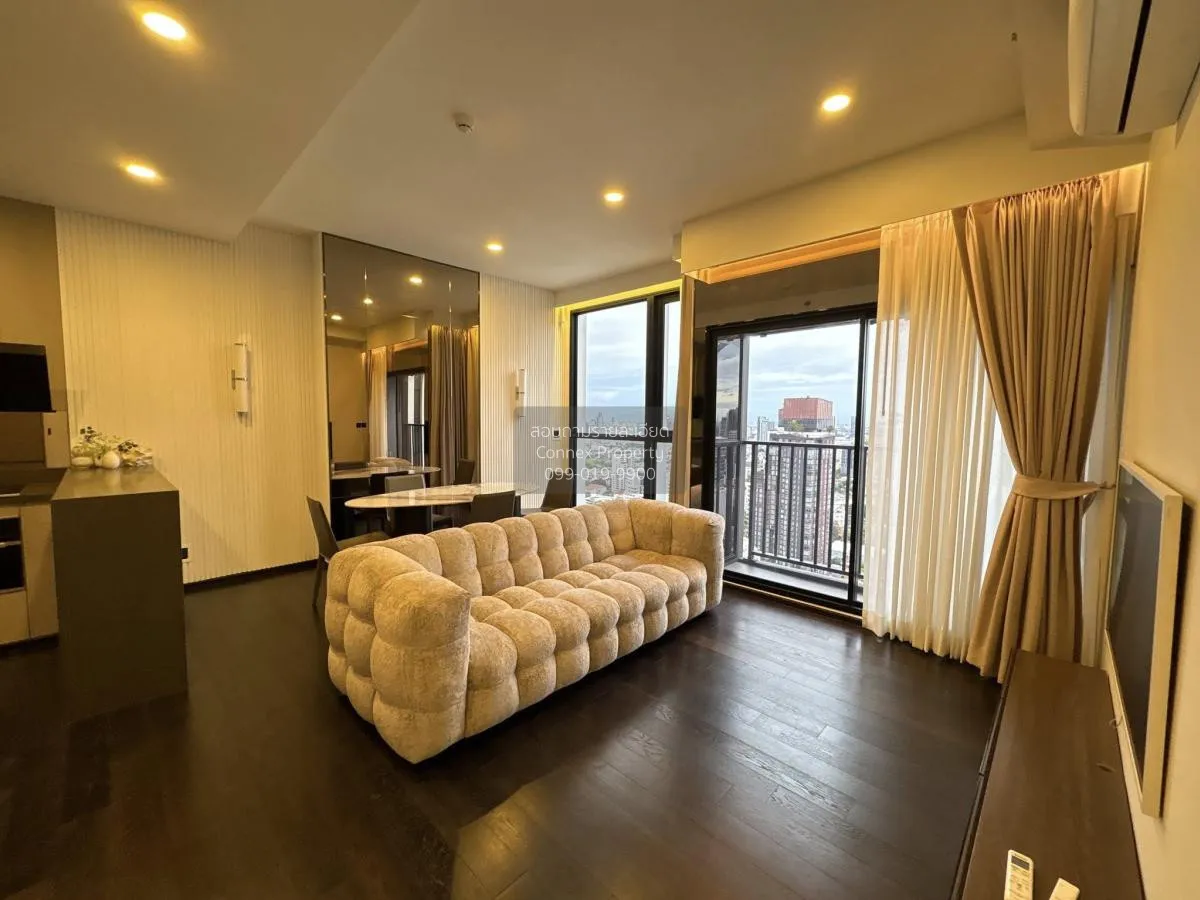 2 Bedroom condo in Park Origin Thonglor