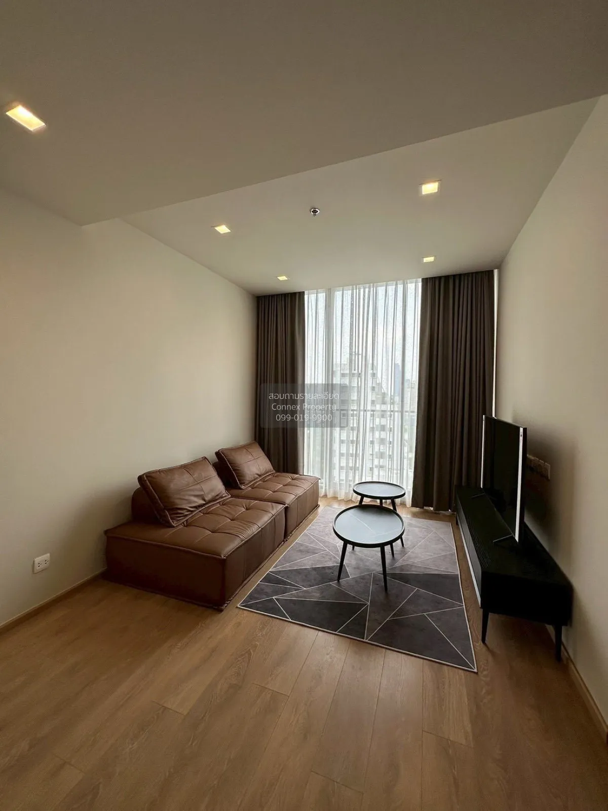 2 Bedroom condo in Noble Around Sukhumvit 33