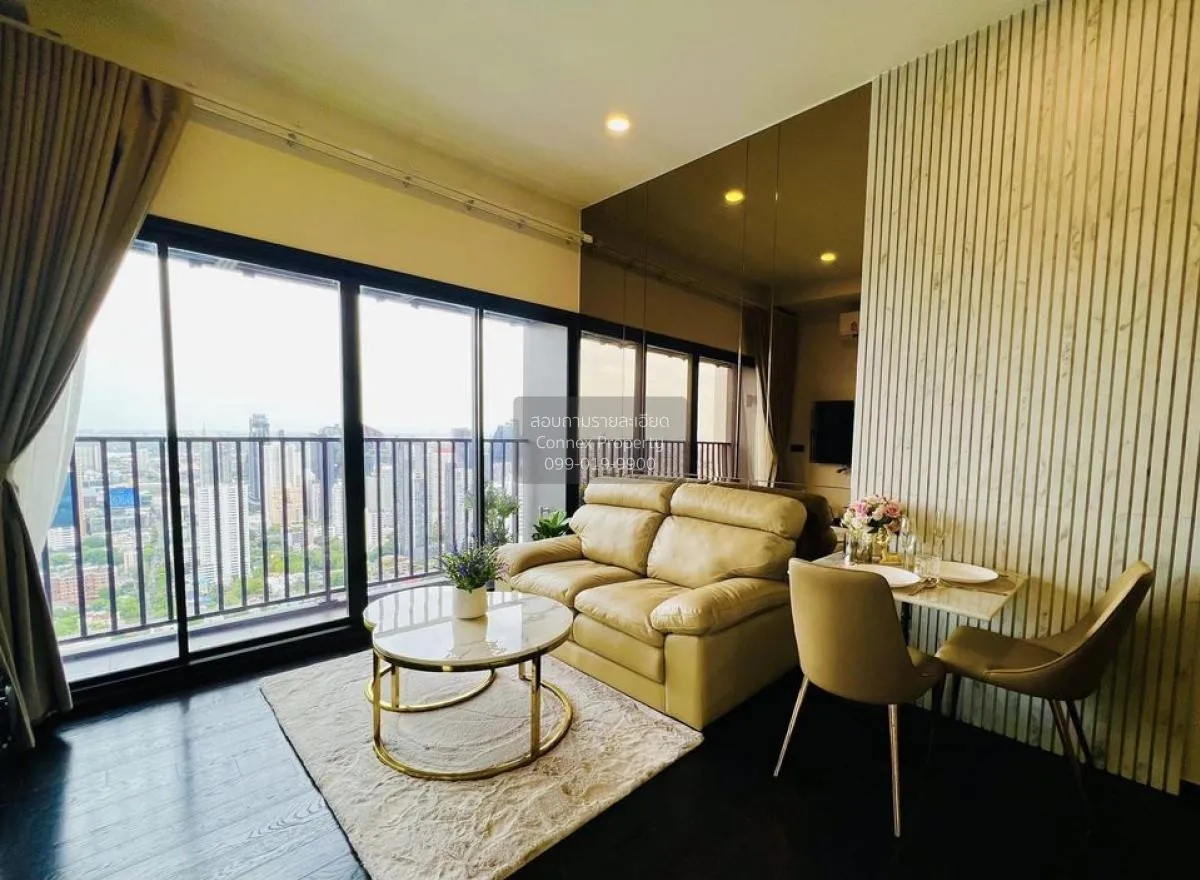 2 Bedroom condo in Park Origin Thonglor