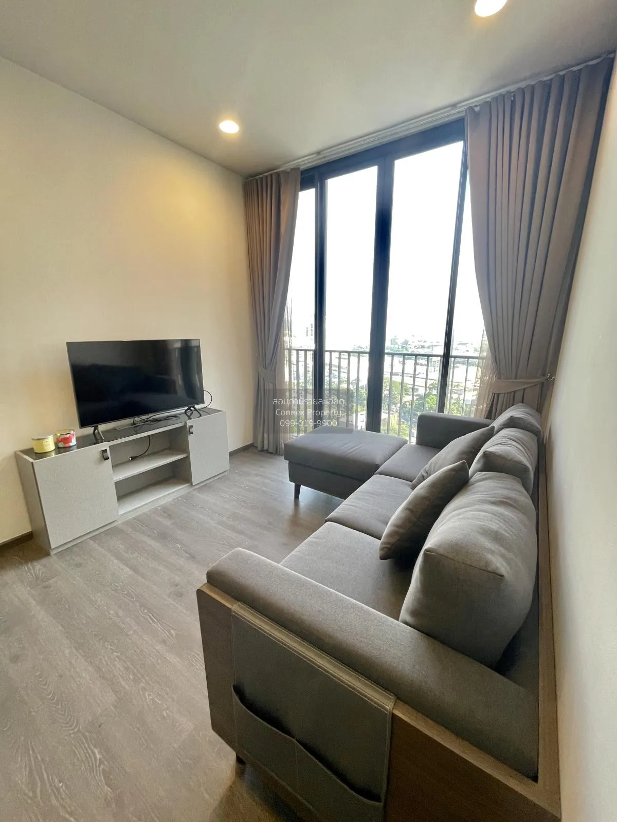 2 Bedroom condo in Oka Haus Sukhumvit 36