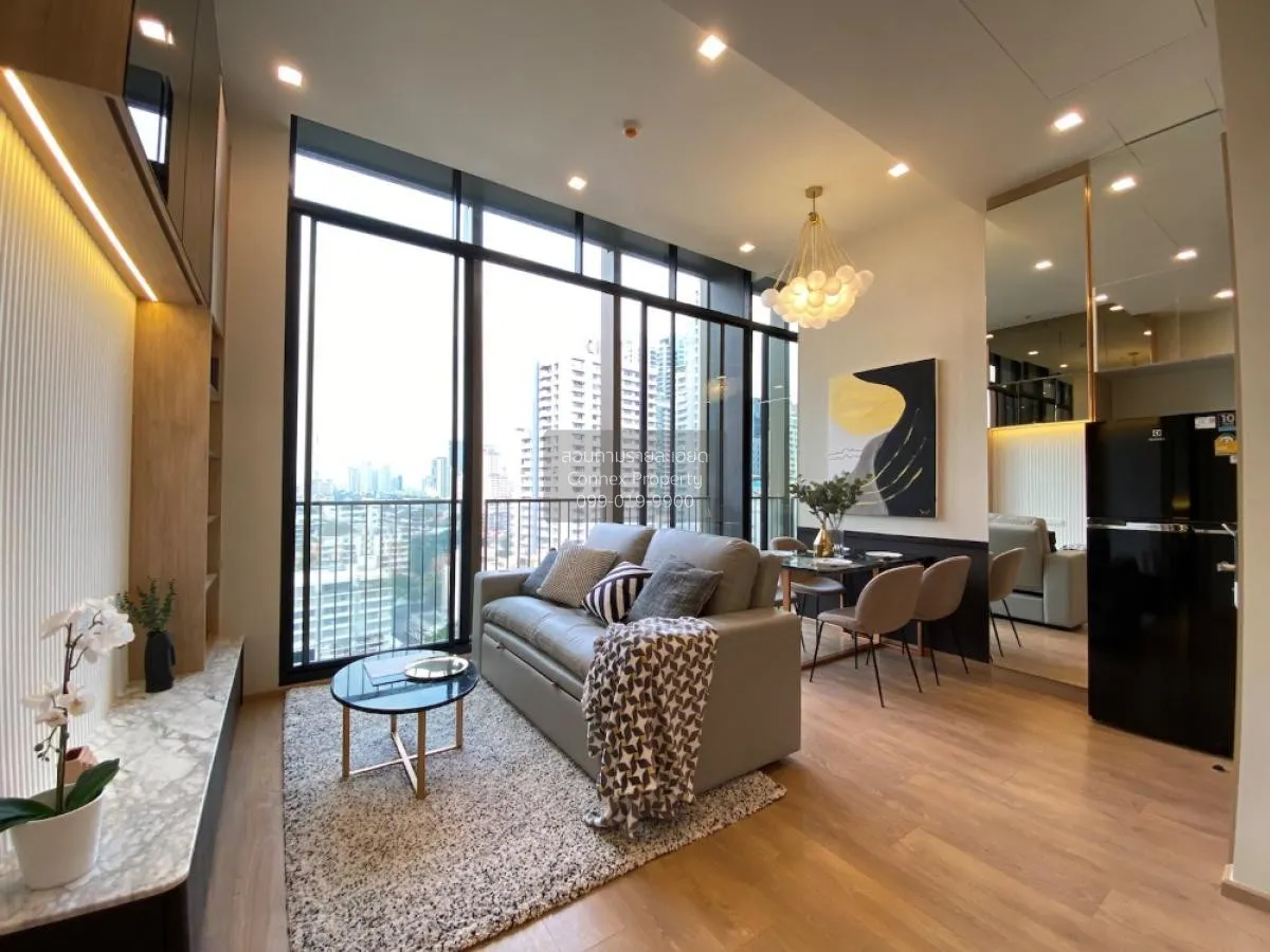 2 Bedroom condo in Noble Around Sukhumvit 33