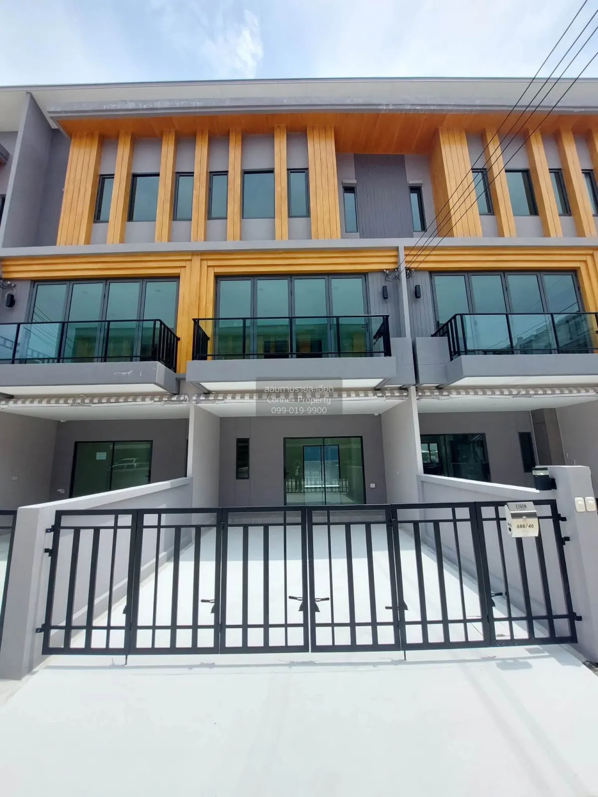 3 Bedroom condo in Eigen Rama 9