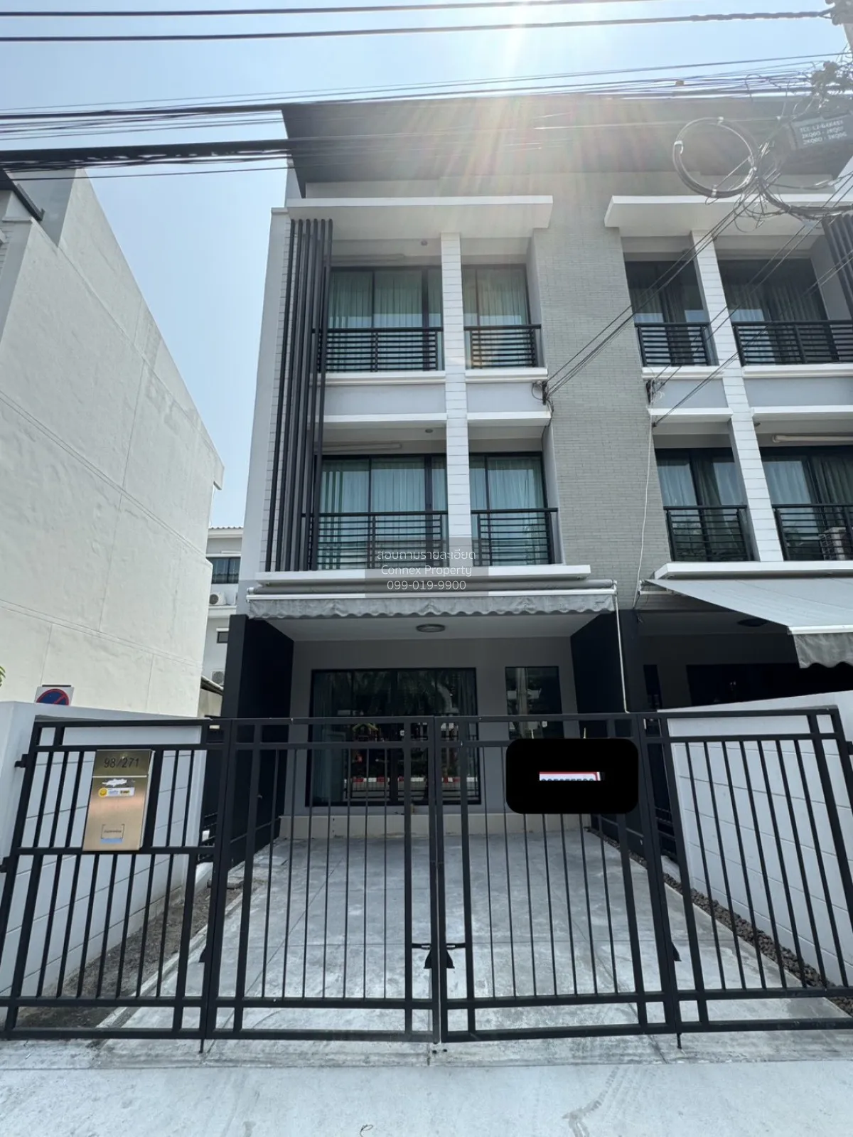 3 Bedroom condo in Baan Klang Muang Rama 9-Ramkhmahaeng