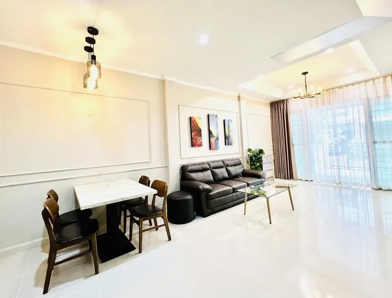 3 Bedroom condo in Baan Klang Muang Urbanion Srinakarin