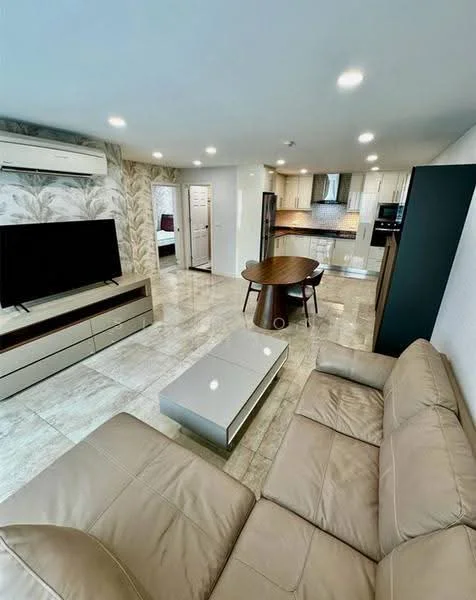 2 Bedroom condo in Mayfair Place Sukhumvit 64