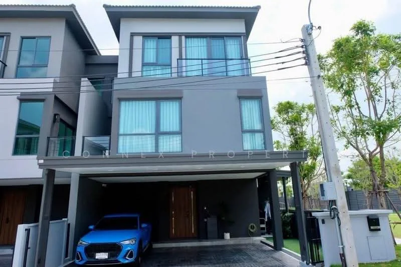 4 Bedroom condo in Baan Klang Muang The Edition Bangna Wongwaen