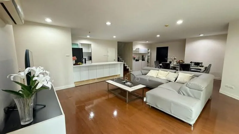 5 Bedroom condo in Belle Grand Rama 9