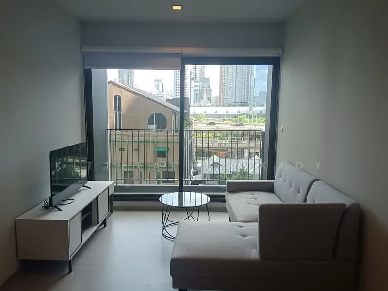 2 Bedroom condo in Life Asoke-Rama 9