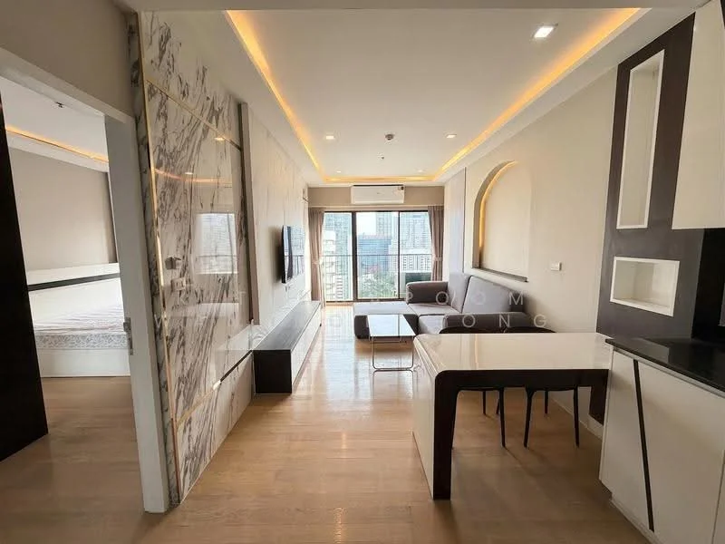 1 Bedroom condo in Noble Refine