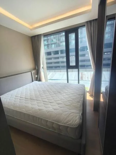 2 Bedroom condo in Urbitia Thonglor