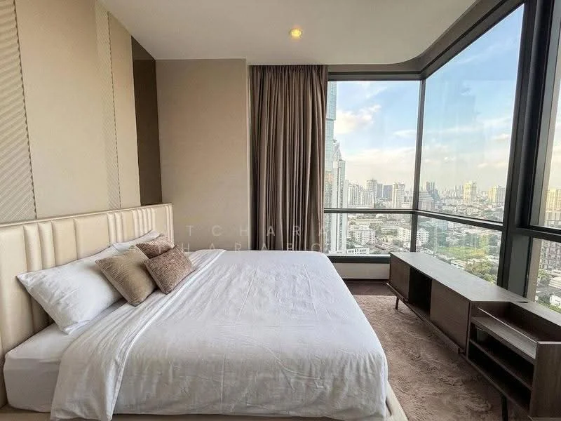 2 Bedroom condo in The Esse Sukhumvit 36
