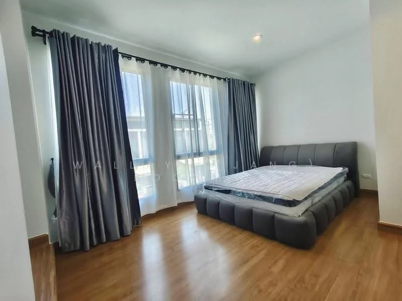 3 Bedroom condo in Pleno Sukhumvit-Bangna