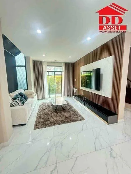 4 Bedroom condo in Bangkok Boulevard Bangna KM.5