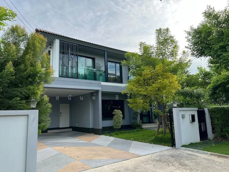 4 Bedroom condo in Burasiri Wongwaen-On Nut