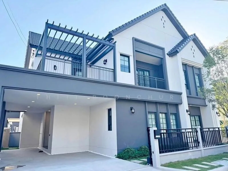 4 Bedroom condo in Centro Bangna Km.7