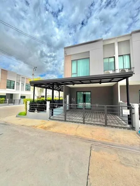 3 Bedroom condo in Pleno Sukhumvit-Bangna 3
