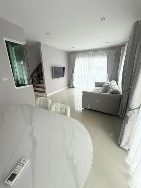4 Bedroom condo in Golden Neo Chaengwattana-Muangthong