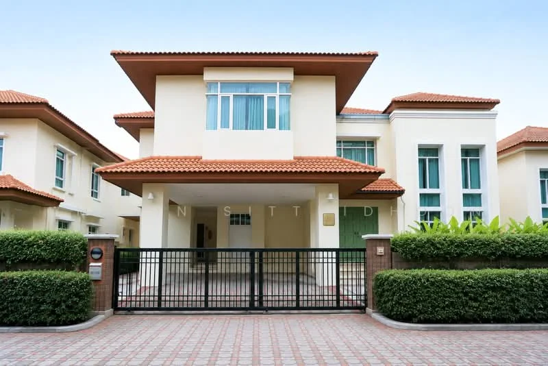 4 Bedroom condo in Nichada Thani