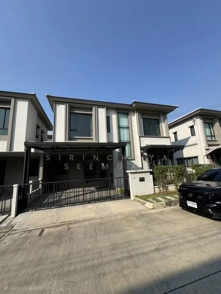 4 Bedroom condo in Grande Pleno Ratchapruek