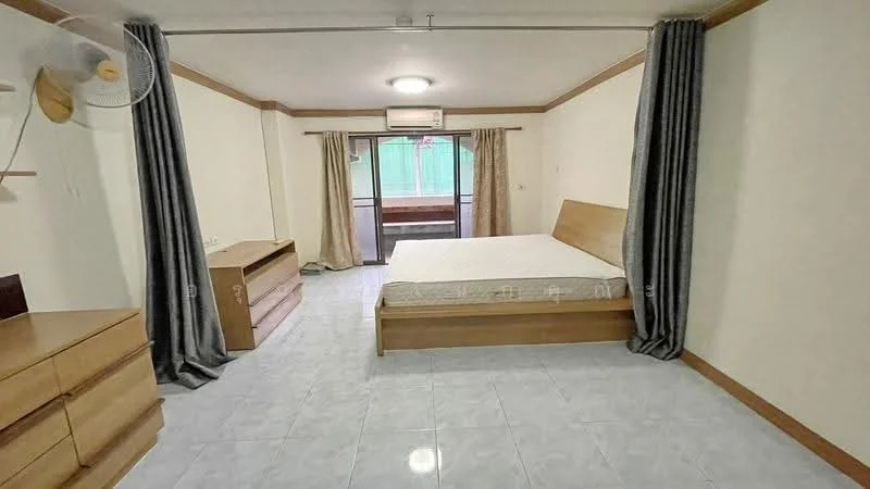 1 Bedroom condo in Champs Elysees Tiwanon