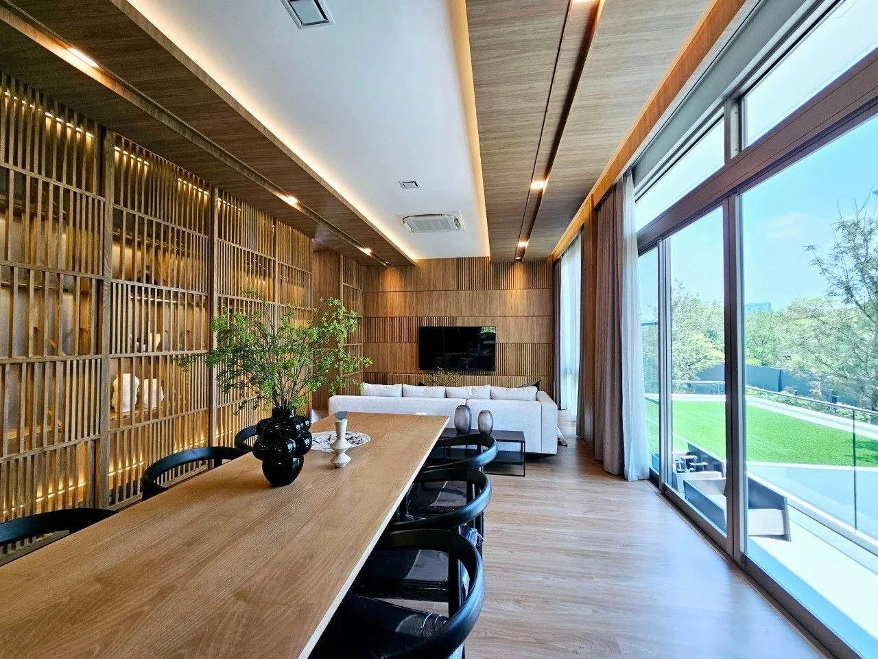 4 Bedroom condo in VIVE Krungthep Kreetha
