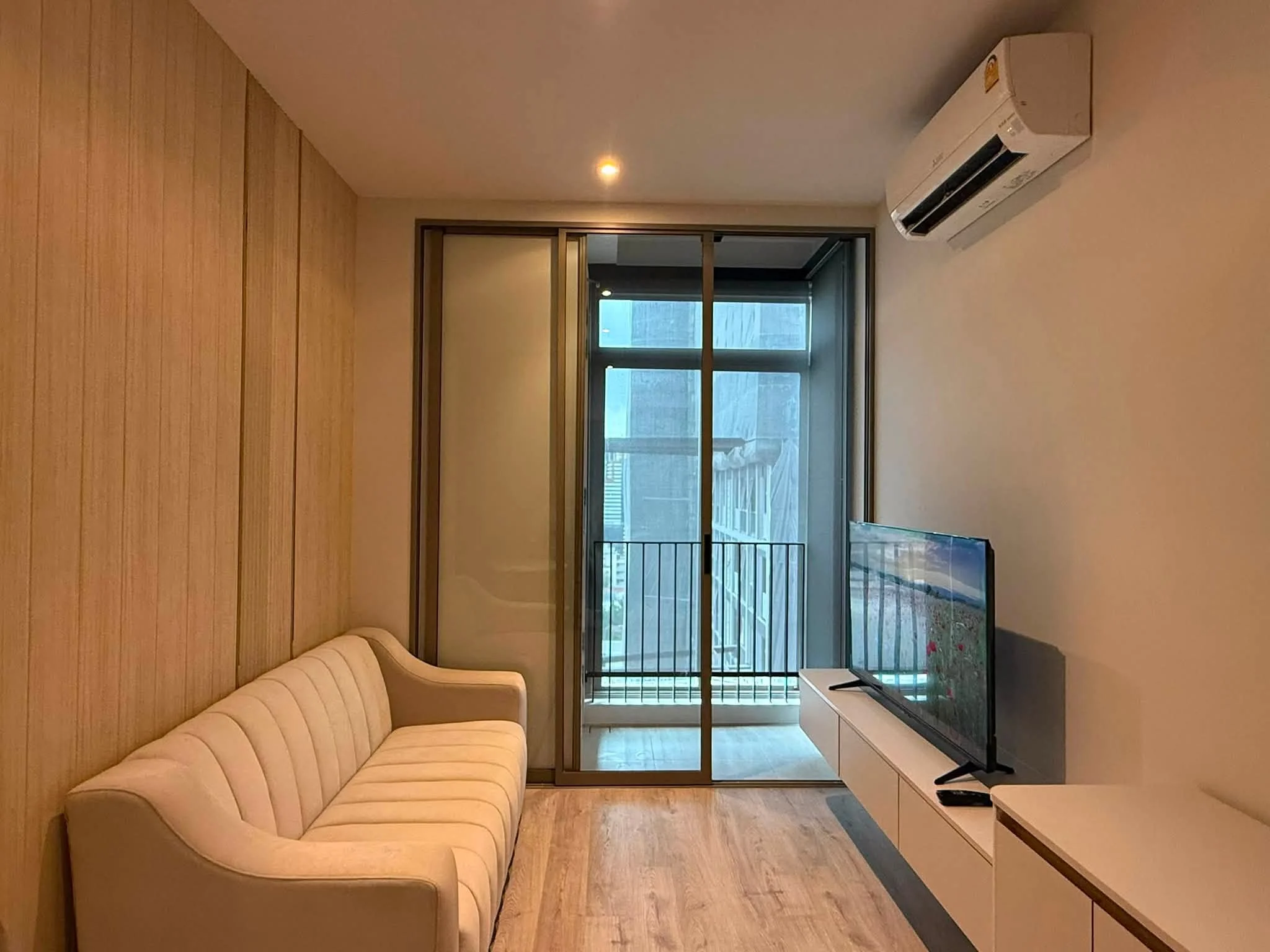 1 Bedroom condo in Rhythm Ekkamai Estate