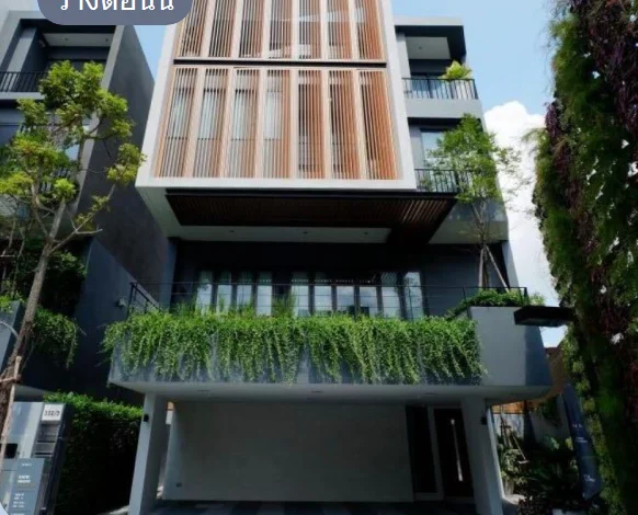 4 Bedroom condo in Arna Ekkamai