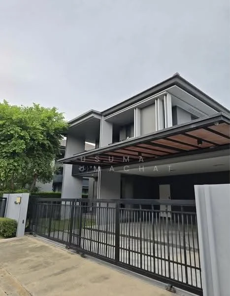 4 Bedroom condo in Setthasiri Krungthep-Pathumthani 2