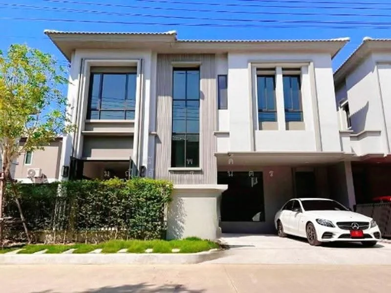 3 Bedroom condo in Grande Pleno Phaholyothin-Rangsit