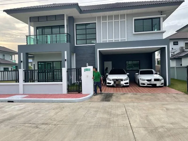 4 Bedroom condo in Baan Boonyakorn Lake Park Rangsit Klong 6